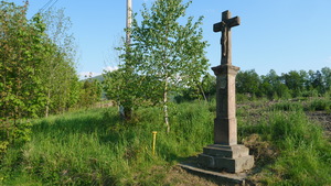 Krzyż poświęcony św. Józefowi. Targanice koło kamieniołomu.