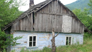 Niezamieszkały dom w Rzykach, fot. R. Pazdur