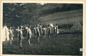 Gimnastyka - obóz 8 drużyny im. Stefana Czarnieckiego przy Szkole Podstawowej nr 1 w Andrychowie, 1958